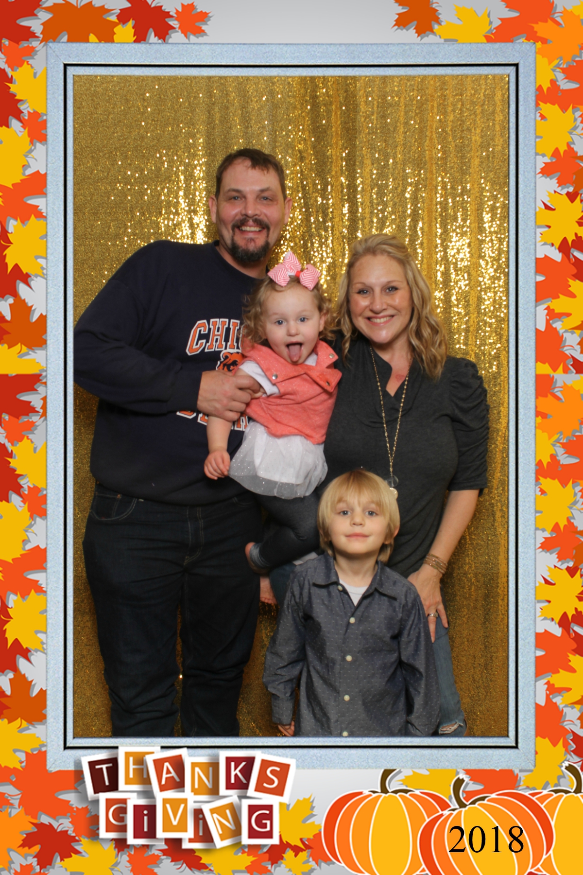Thanksgiving 2018 | View more photos from the event at gallery.niknoxphotobox.com/u/NiKnox-Photo-Box/Thanksgiving-2018